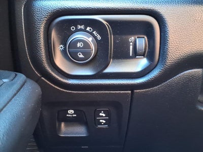 2025 RAM 1500 Big Horn Crew Cab 4x4 5'7' Box