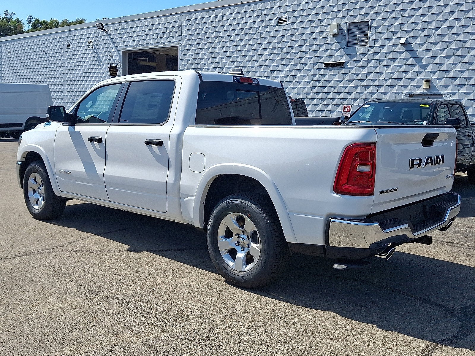 2027 RAM 1500 RAM 1500 BIG HORN CREW CAB 4X4 5'7' BOX