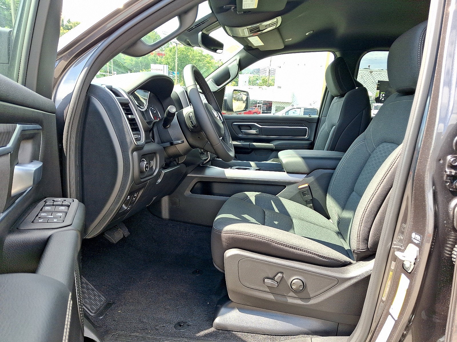 2027 RAM 1500 RAM 1500 BIG HORN CREW CAB 4X4 5'7' BOX