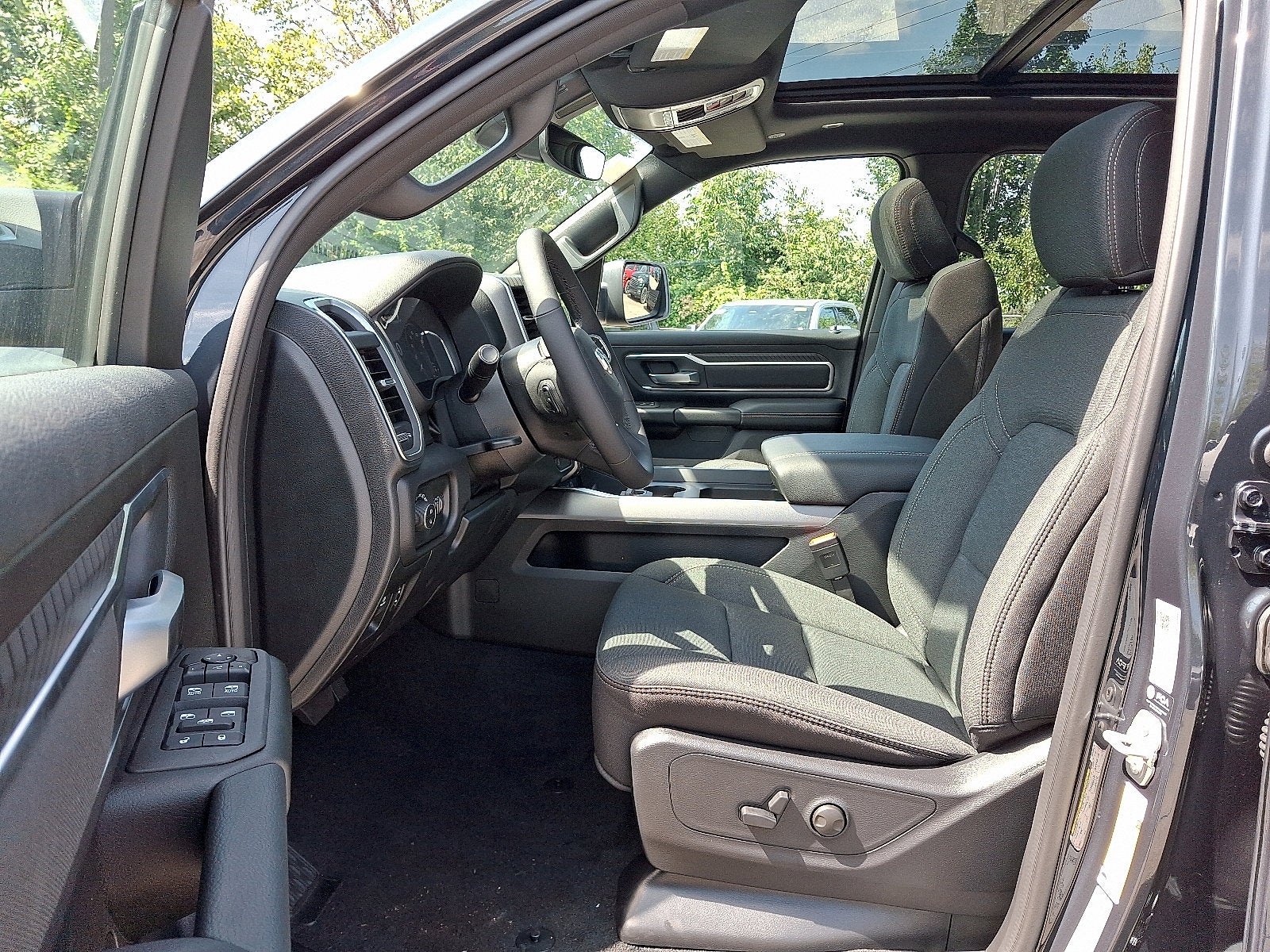 2027 RAM 1500 RAM 1500 BIG HORN CREW CAB 4X4 5'7' BOX