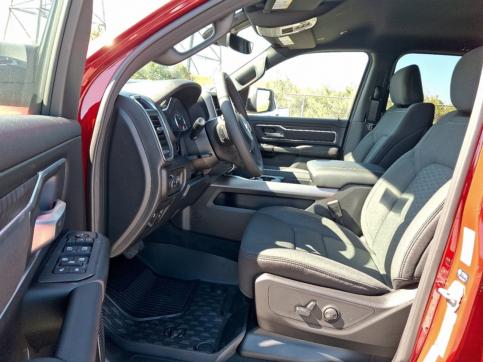 2027 RAM 1500 RAM 1500 BIG HORN CREW CAB 4X4 5'7' BOX
