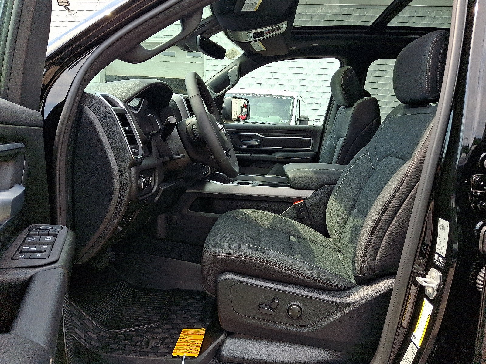 2027 RAM 1500 RAM 1500 BIG HORN CREW CAB 4X4 5'7' BOX