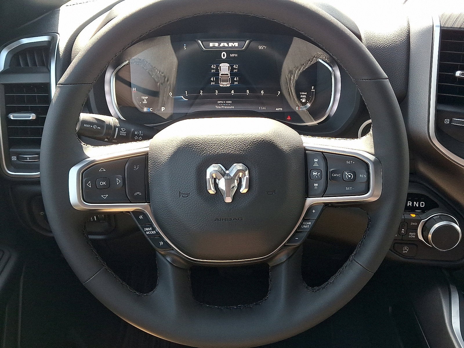 2027 RAM 1500 RAM 1500 BIG HORN CREW CAB 4X4 5'7' BOX