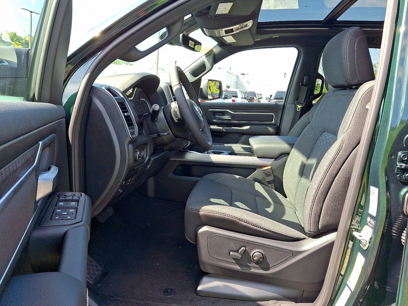 2027 RAM 1500 RAM 1500 BIG HORN CREW CAB 4X4 5'7' BOX