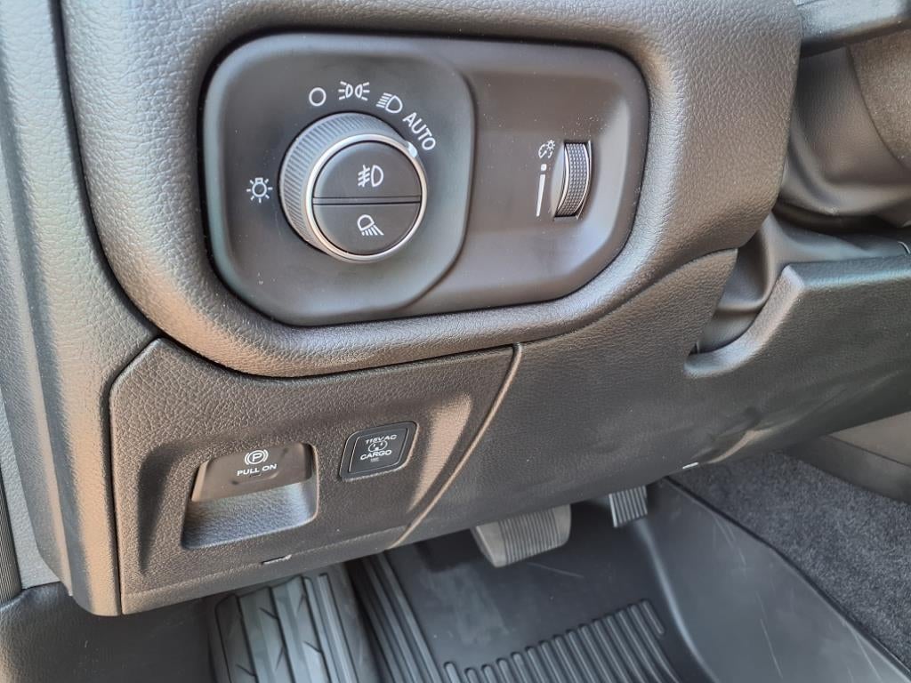 2026 RAM 1500 RAM 1500 WARLOCK CREW CAB 4X4 5'7' BOX