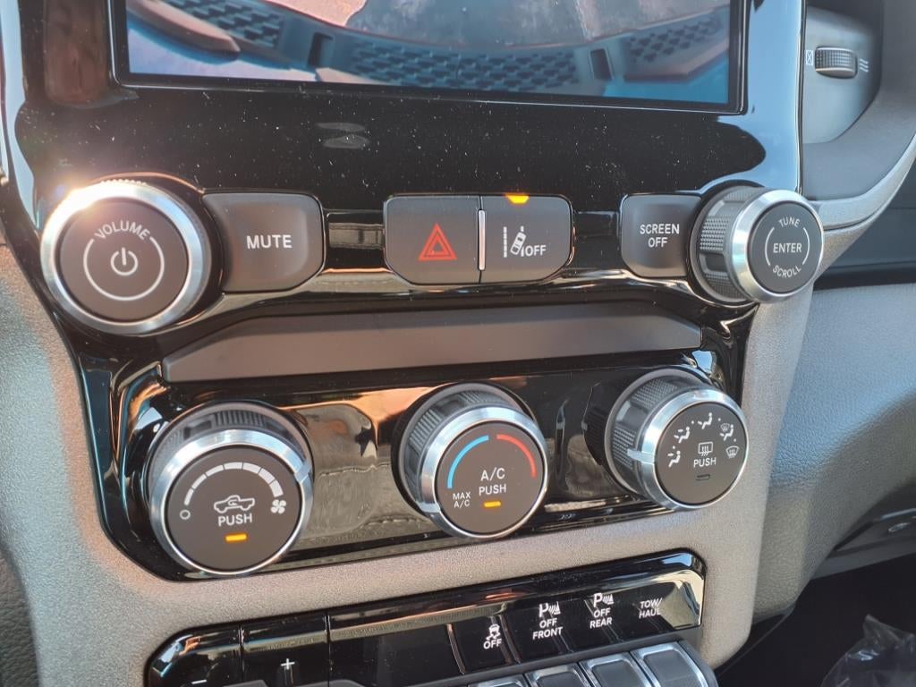 2026 RAM 1500 RAM 1500 WARLOCK CREW CAB 4X4 5'7' BOX