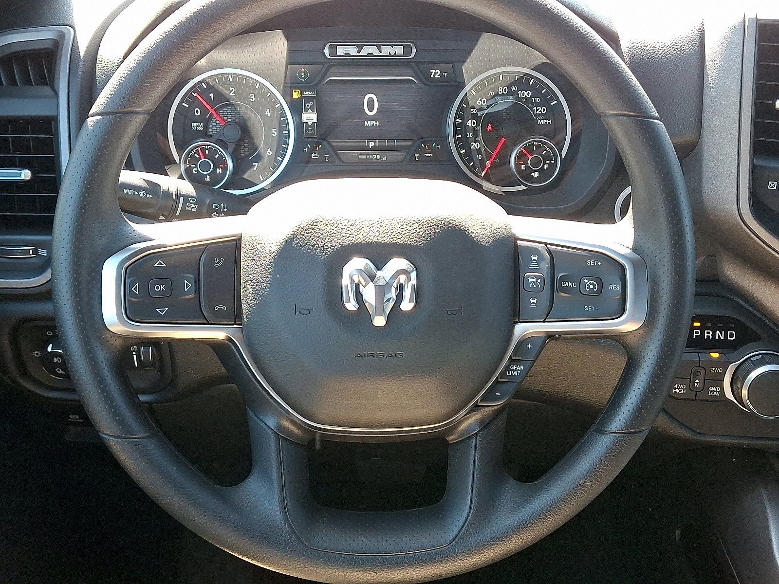 2027 RAM 1500 RAM 1500 EXPRESS CREW CAB 4X4 5'7' BOX