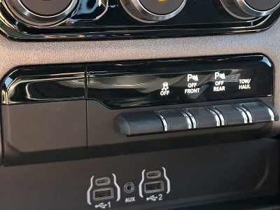 2027 RAM 1500 RAM 1500 EXPRESS CREW CAB 4X4 5'7' BOX