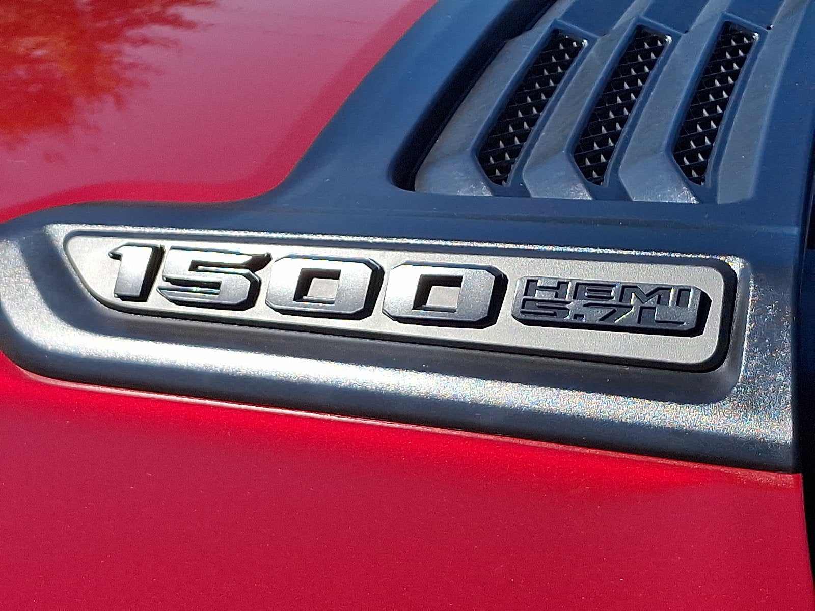 2027 RAM 1500 RAM 1500 EXPRESS CREW CAB 4X4 5'7' BOX