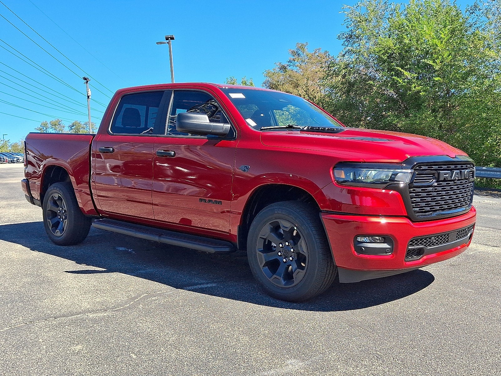 2027 RAM 1500 RAM 1500 EXPRESS CREW CAB 4X4 5'7' BOX
