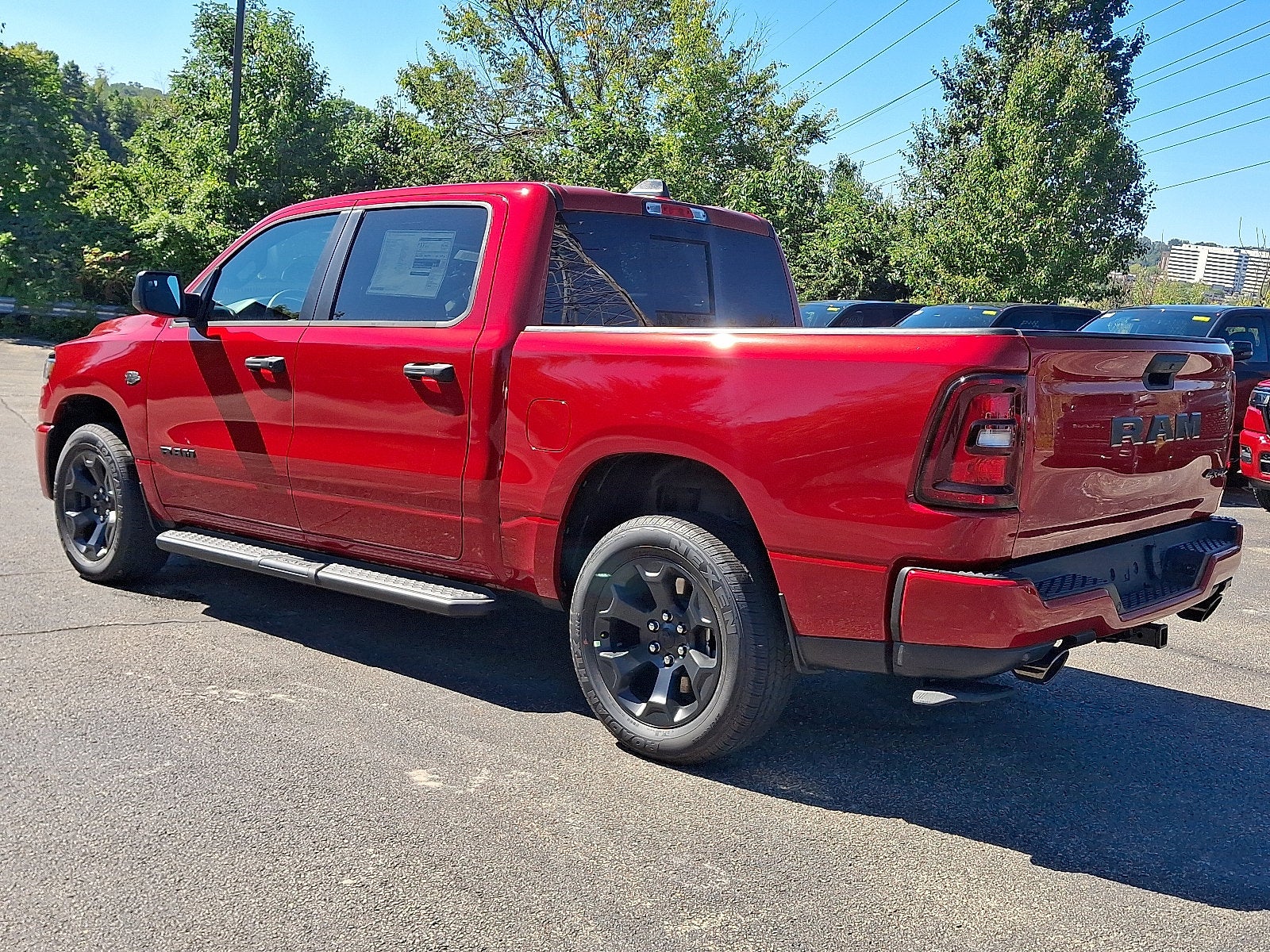 2027 RAM 1500 RAM 1500 EXPRESS CREW CAB 4X4 5'7' BOX