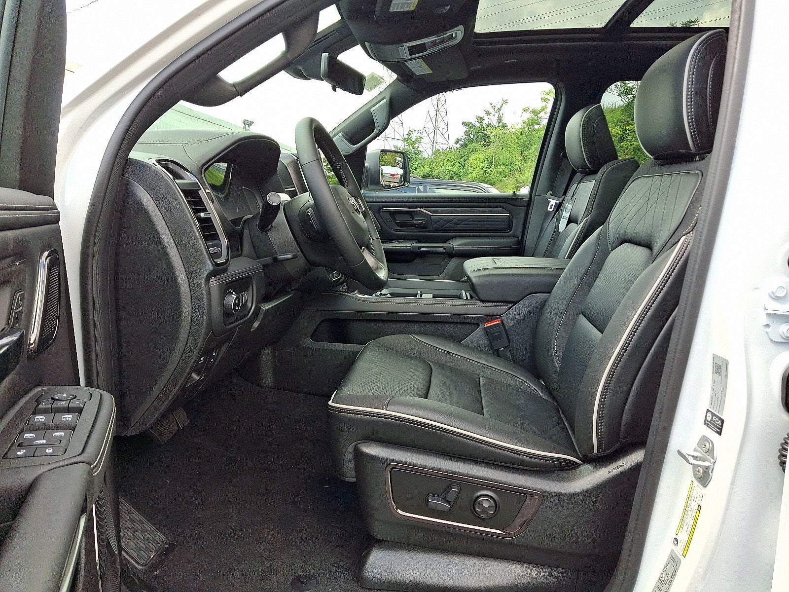 2027 RAM 1500 RAM 1500 LIMITED CREW CAB 4X4 5'7' BOX