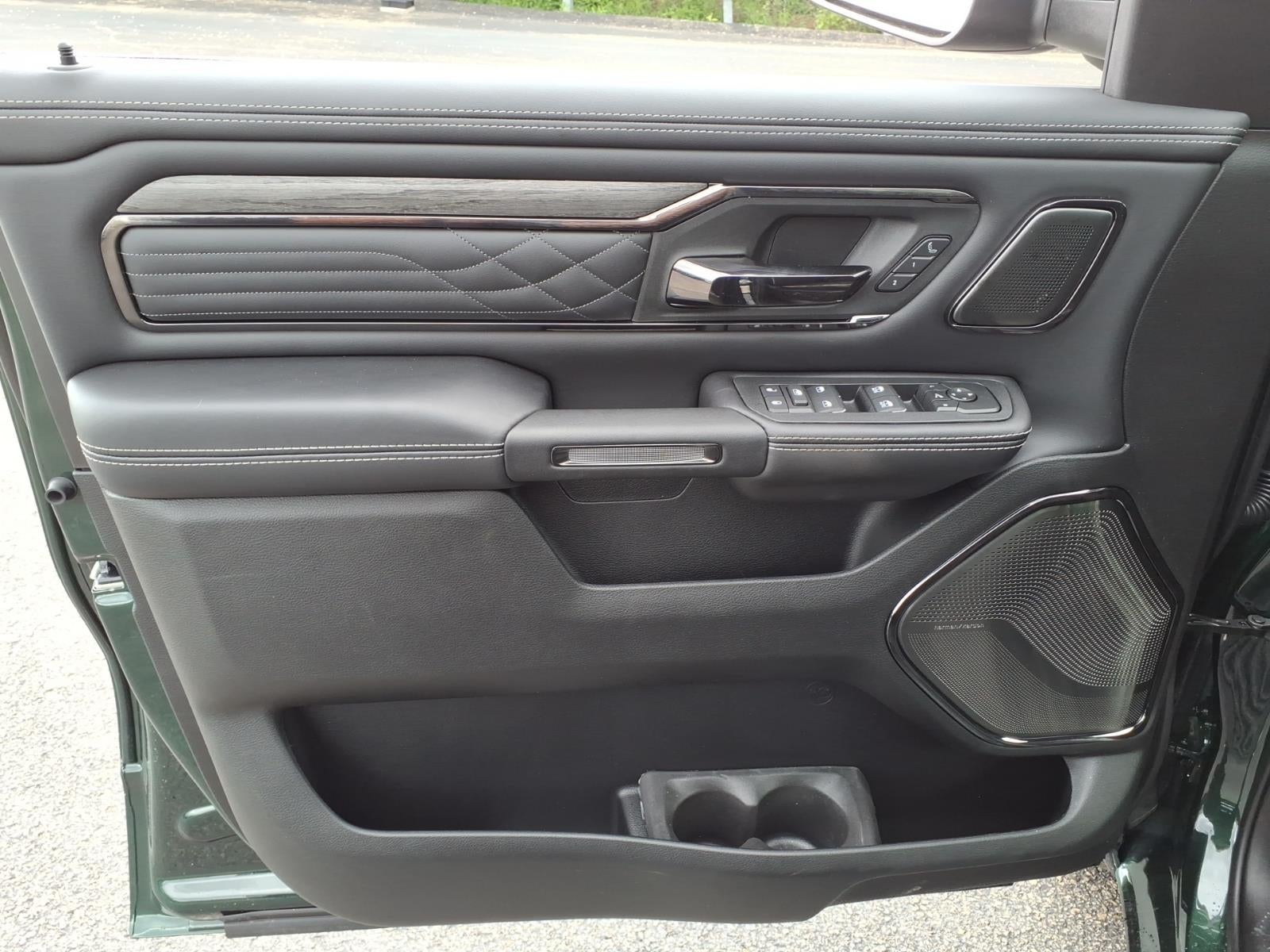 2026 RAM 1500 RAM 1500 LIMITED CREW CAB 4X4 5'7' BOX