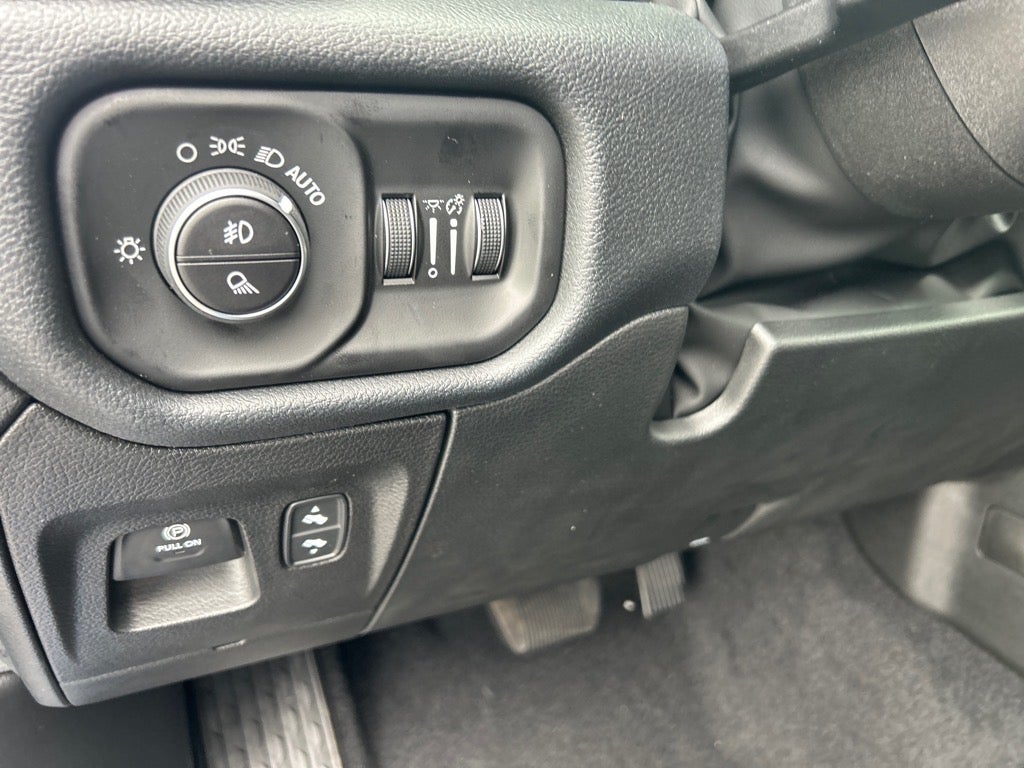 2026 RAM 1500 RAM 1500 LARAMIE CREW CAB 4X4 5'7' BOX