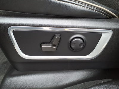 2022 RAM 1500 Laramie Crew Cab 4x4 5'7' Box