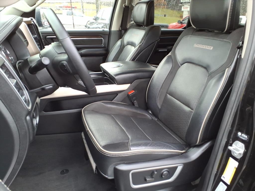 2022 RAM 1500 Laramie Crew Cab 4x4 5'7' Box