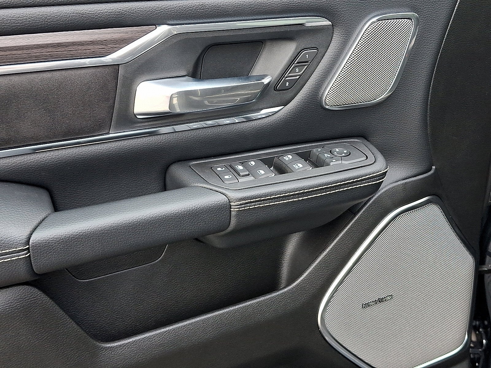2026 RAM 1500 RAM 1500 LARAMIE CREW CAB 4X4 5'7' BOX