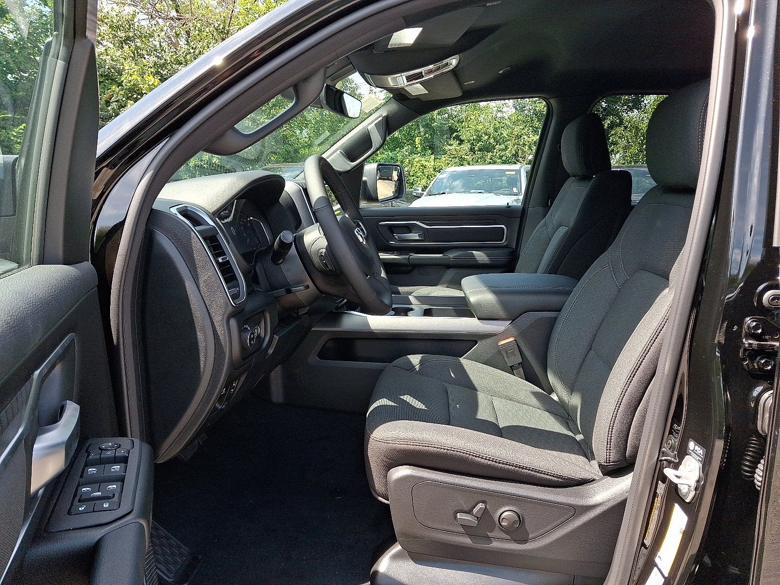 2027 RAM 1500 RAM 1500 BIG HORN CREW CAB 4X4 6'4' BOX