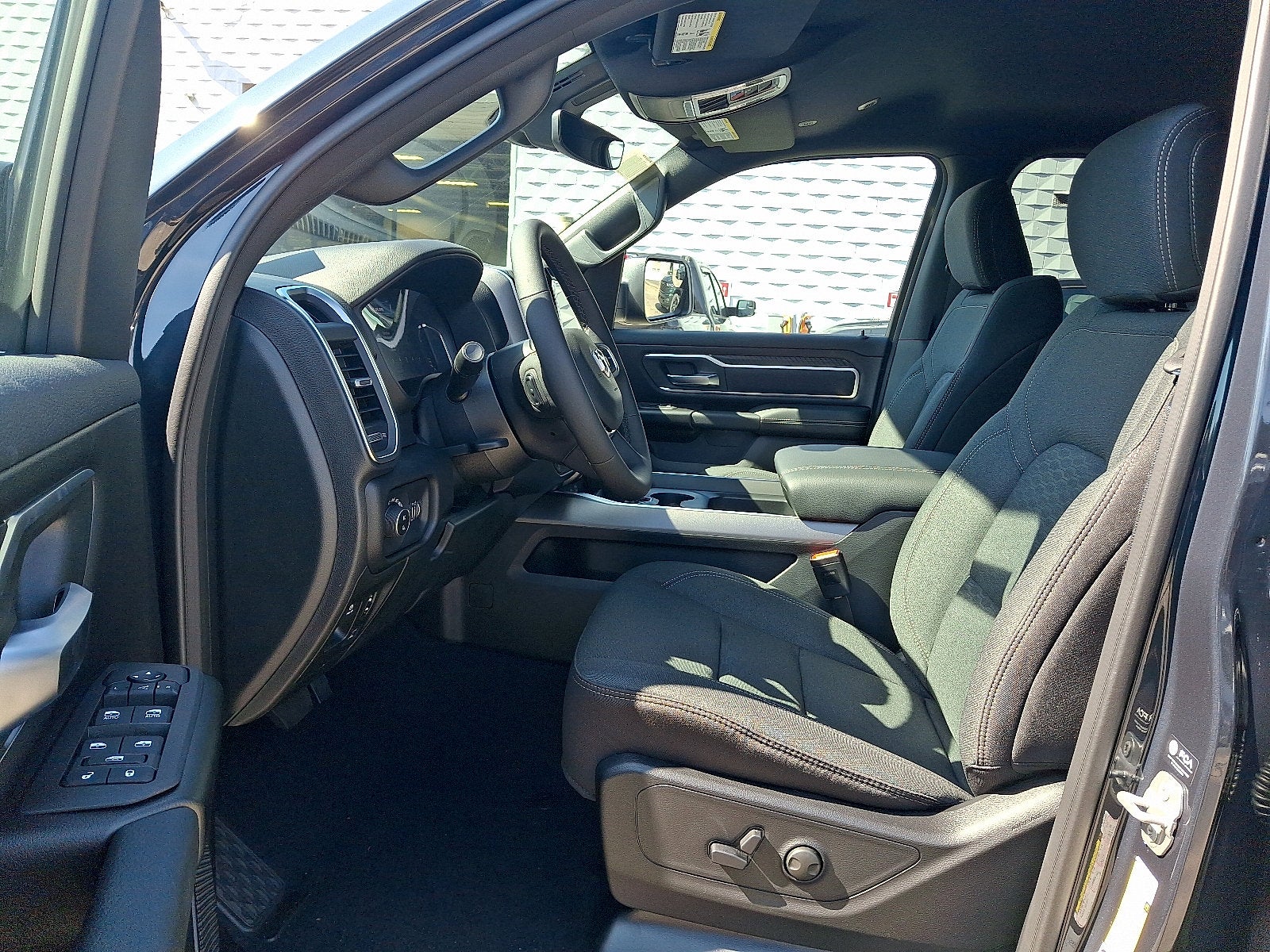 2027 RAM 1500 RAM 1500 BIG HORN CREW CAB 4X4 6'4' BOX