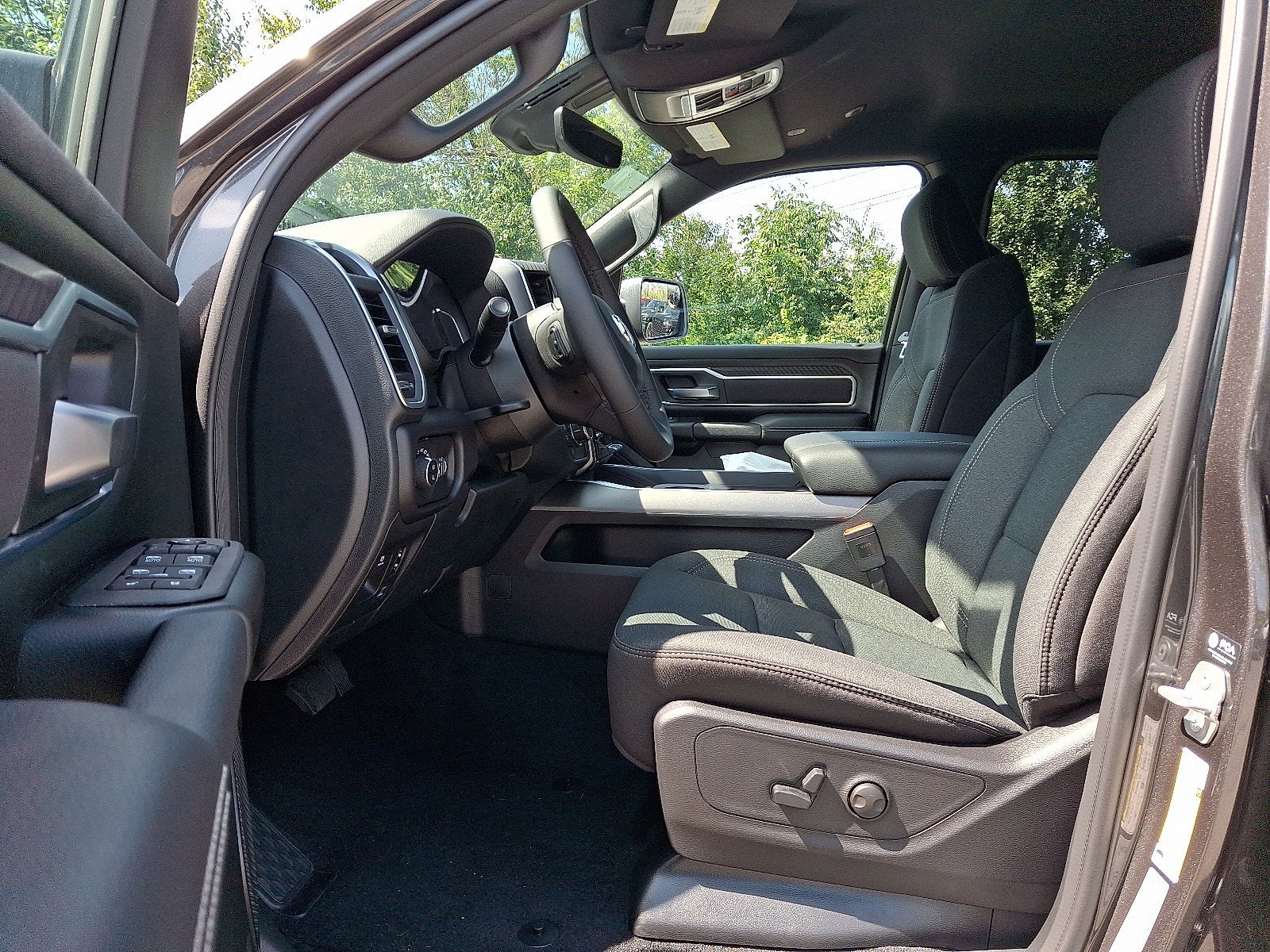 2027 RAM 1500 RAM 1500 BIG HORN CREW CAB 4X4 6'4' BOX