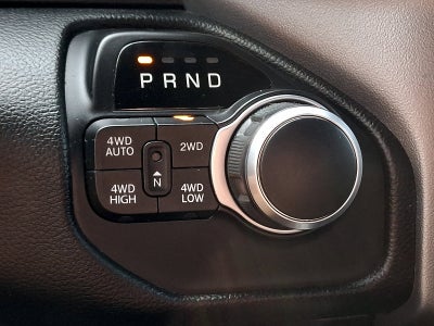 2020 RAM 1500 Big Horn Crew Cab 4x4 6'4' Box