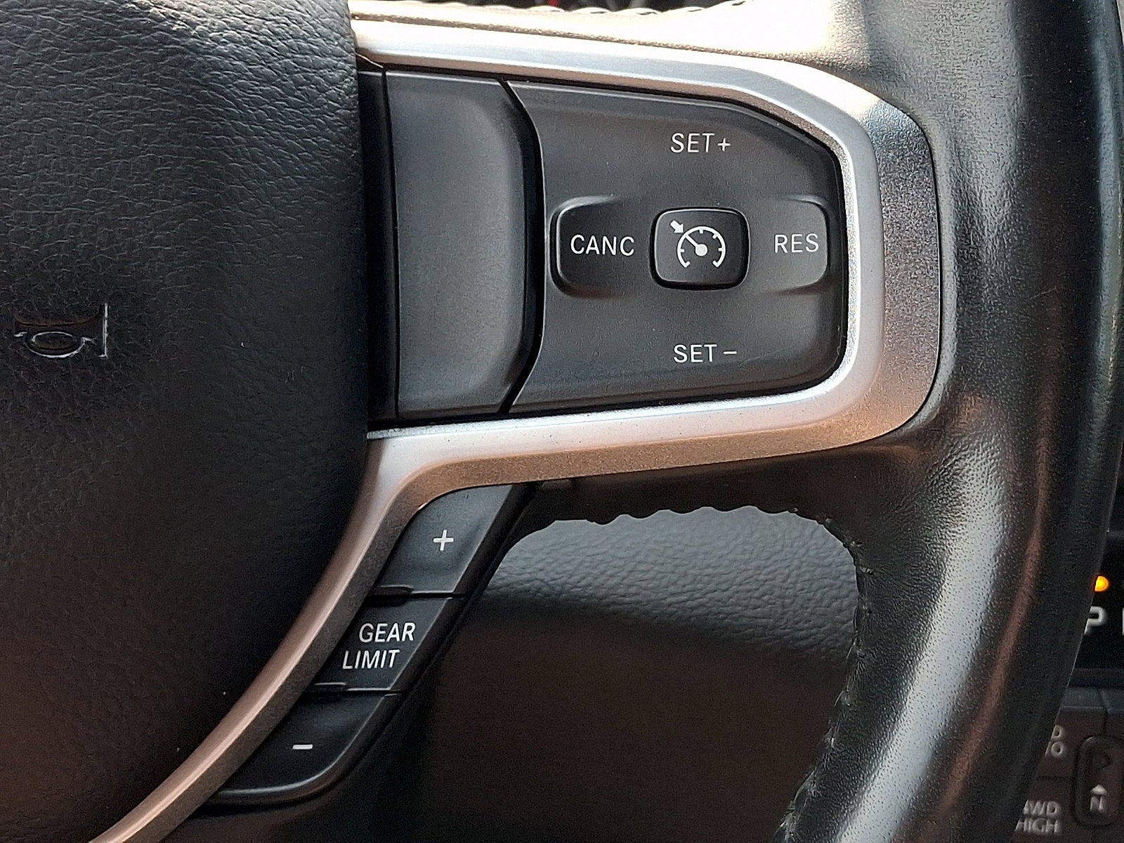 2020 RAM 1500 Big Horn Crew Cab 4x4 6'4' Box