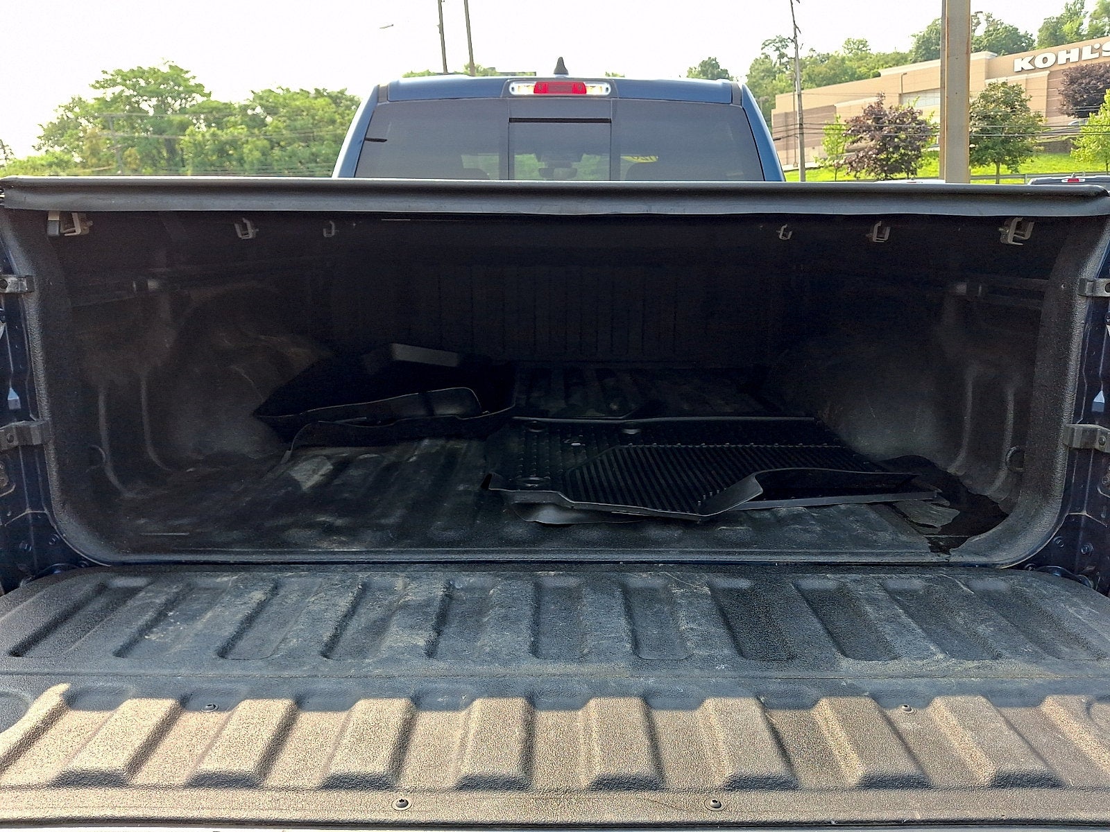 2020 RAM 1500 Big Horn Crew Cab 4x4 6'4' Box