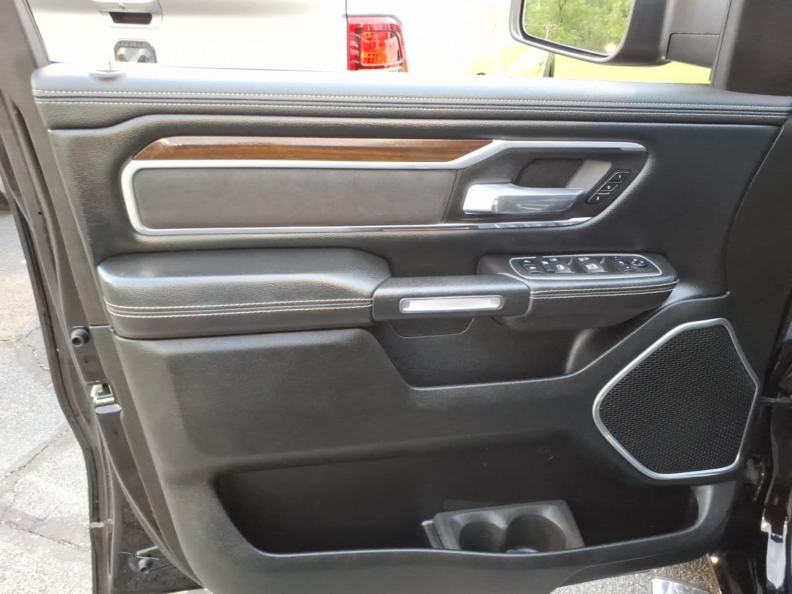 2022 RAM 1500 Laramie Crew Cab 4x4 6'4' Box