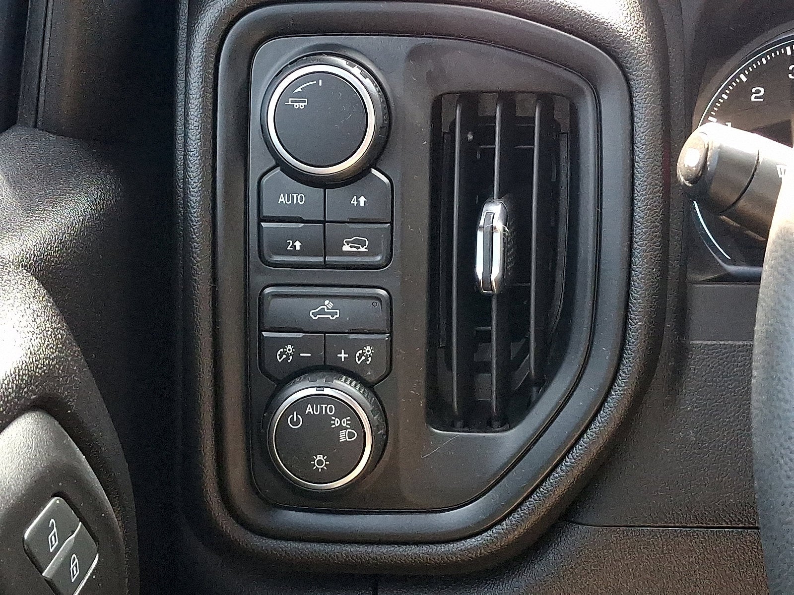 2023 Chevrolet Silverado 1500 4WD Crew Cab Standard Bed WT