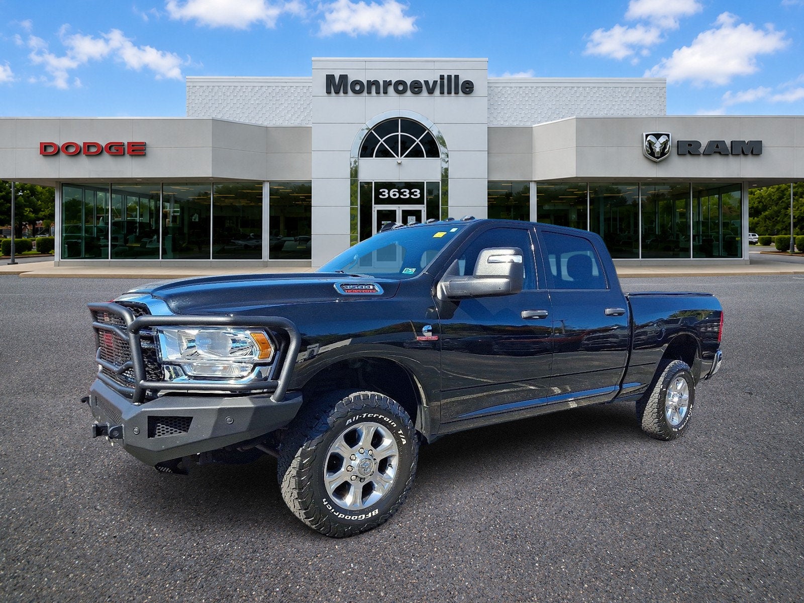 2023 RAM 3500 Tradesman Crew Cab 4x4 6'4' Box