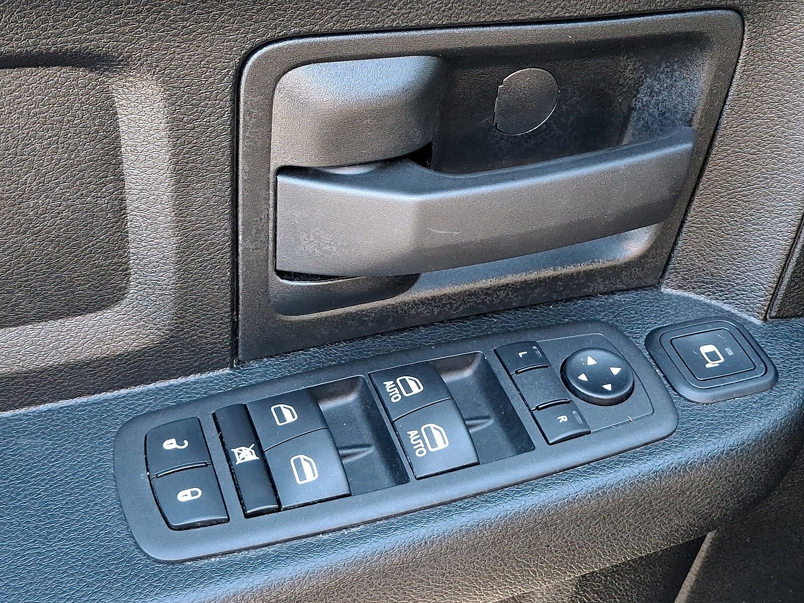 2023 RAM 3500 Tradesman Crew Cab 4x4 6'4' Box