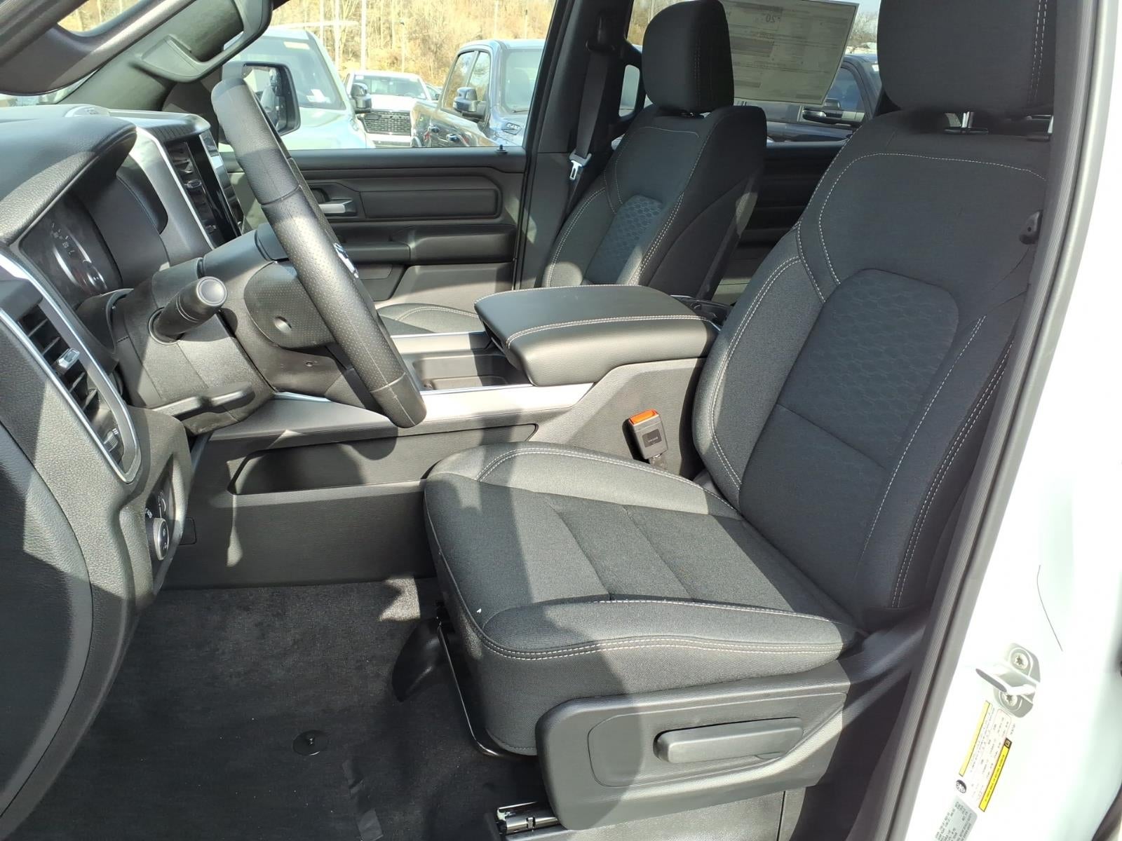 2026 RAM 1500 RAM 1500 EXPRESS CREW CAB 4X4 5'7' BOX