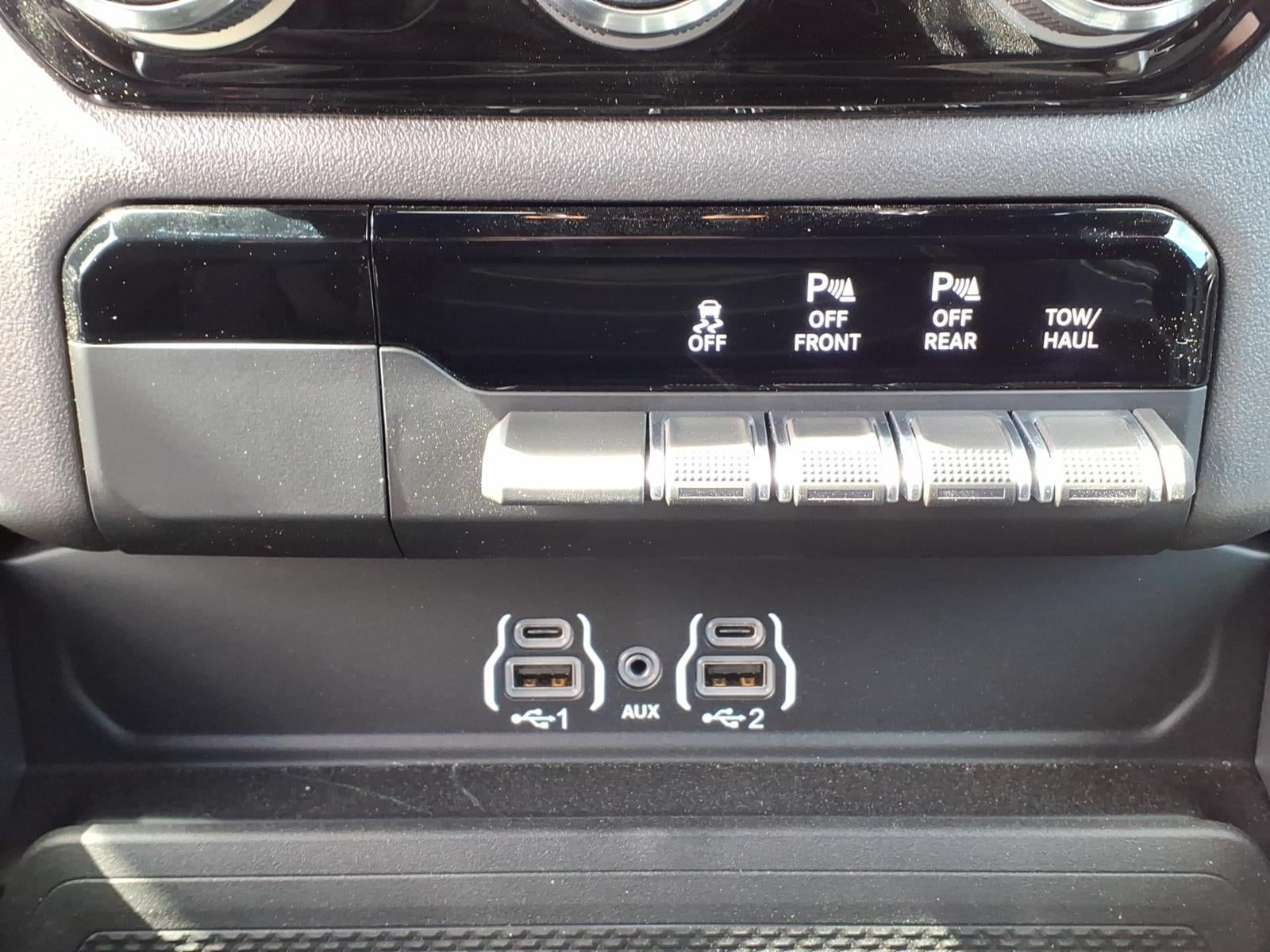 2026 RAM 1500 RAM 1500 EXPRESS CREW CAB 4X4 5'7' BOX