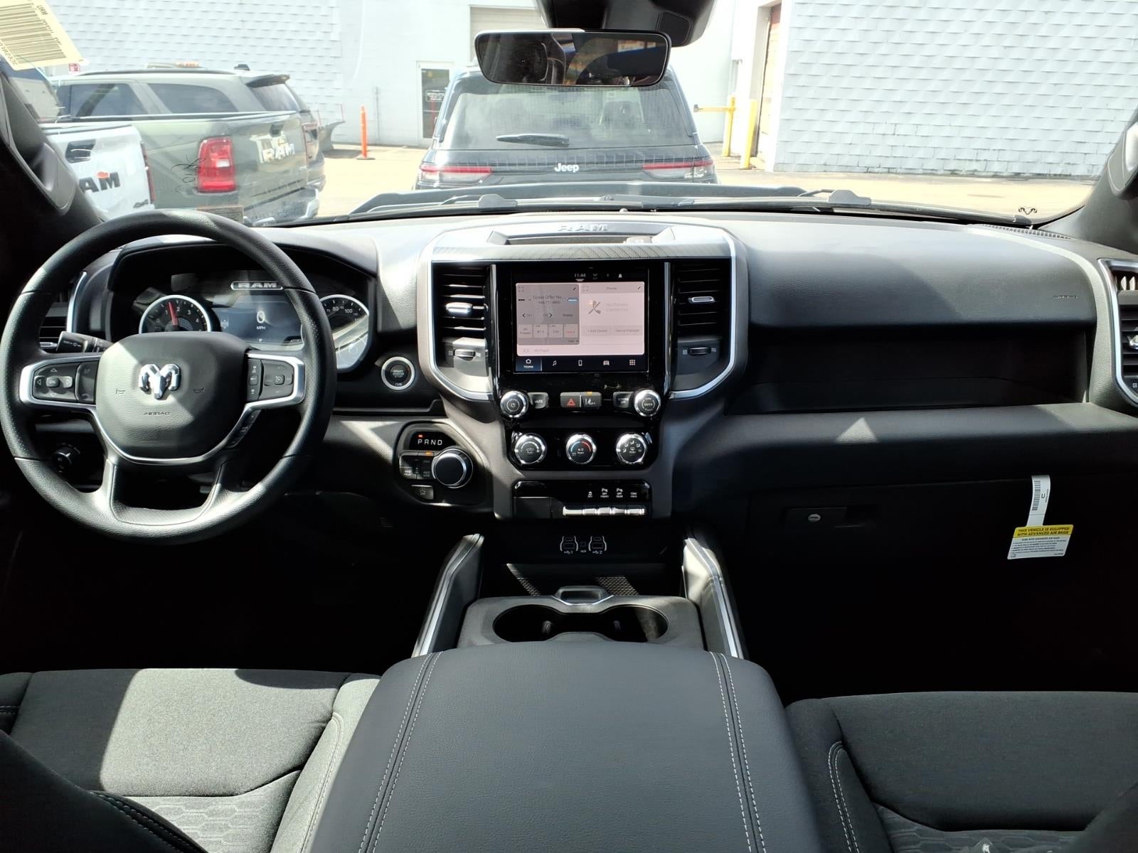 2026 RAM 1500 RAM 1500 EXPRESS CREW CAB 4X4 5'7' BOX