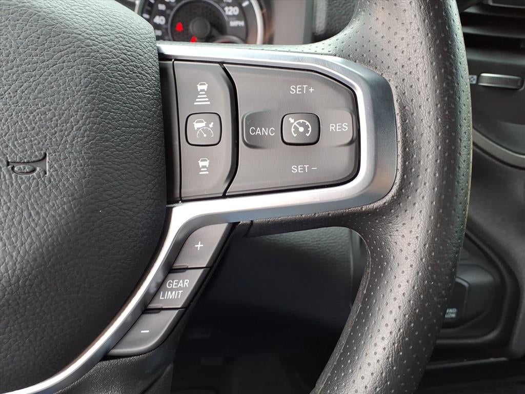 2026 RAM 2500 RAM 2500 BLACK EXPRESS CREW CAB 4X4 6'4' BOX