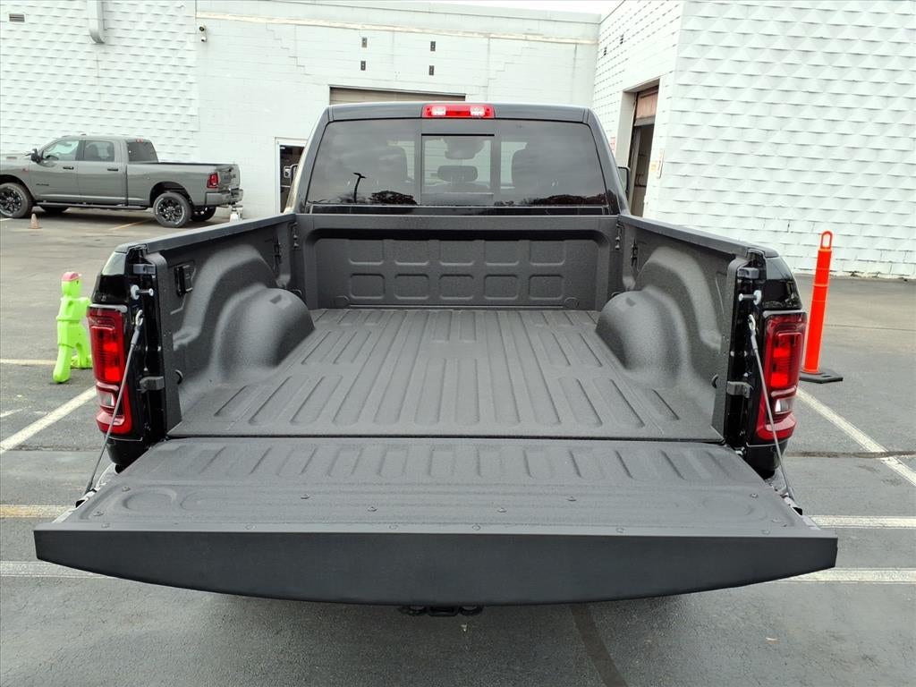 2026 RAM 2500 RAM 2500 BLACK EXPRESS CREW CAB 4X4 6'4' BOX