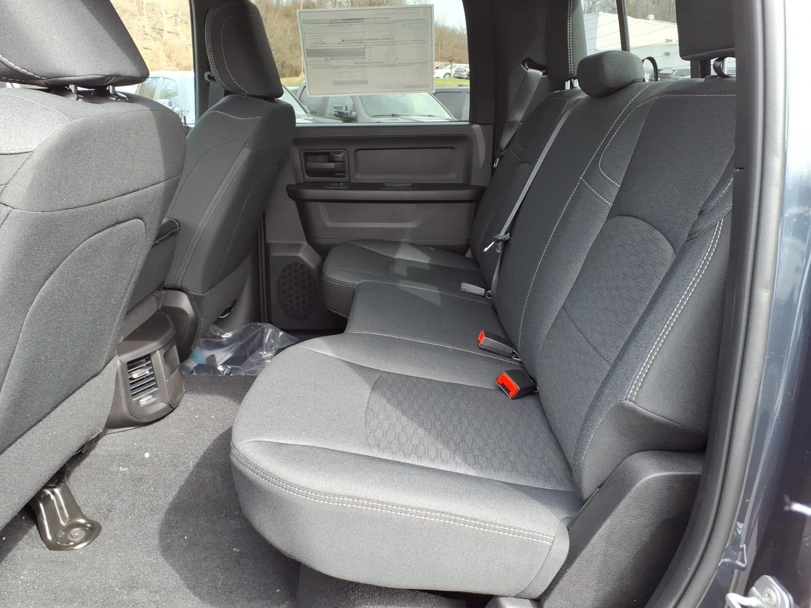 2026 RAM 2500 RAM 2500 BLACK EXPRESS CREW CAB 4X4 6'4' BOX