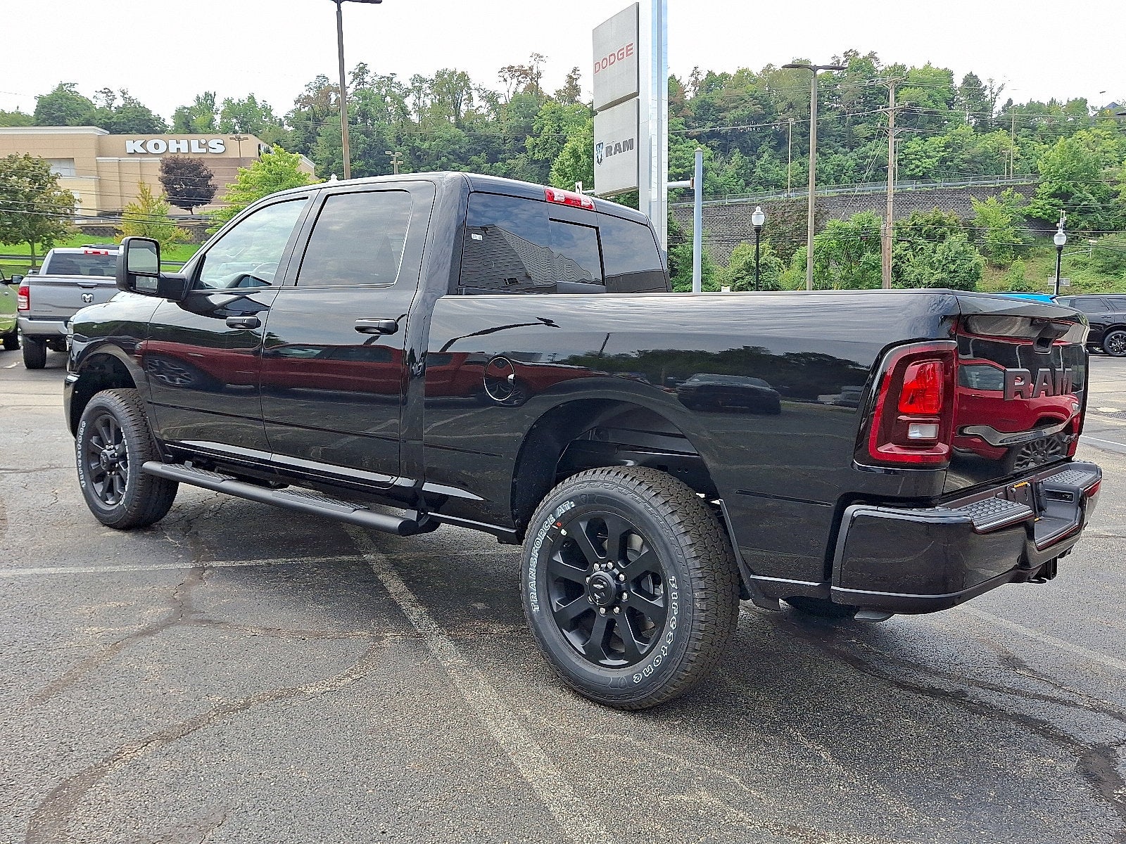 2026 RAM 2500 RAM 2500 BLACK EXPRESS CREW CAB 4X4 6'4' BOX
