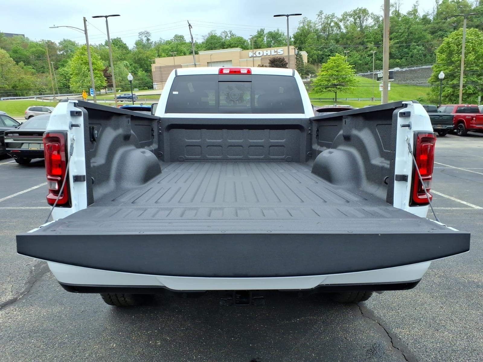 2026 RAM 2500 RAM 2500 BLACK EXPRESS CREW CAB 4X4 8' BOX